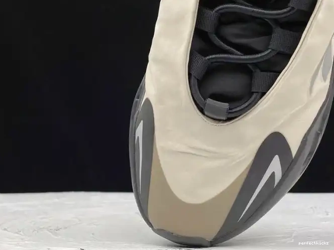 Boost Yeezy FY3729 MNVN Adidas 700 Bone 0514